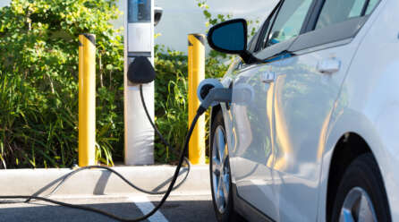 Je CO2-voetafdruk verkleinen: Wat zijn de voordelen van elektrische voertuigen?